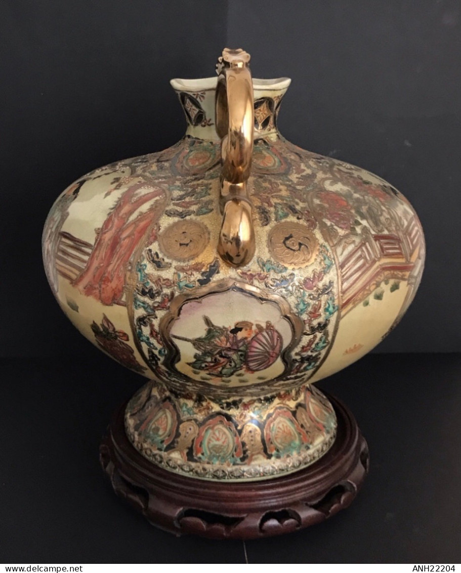Grand vase avec anses en faïence Satsuma (29x28 cm), Japon, Fin ère Meiji