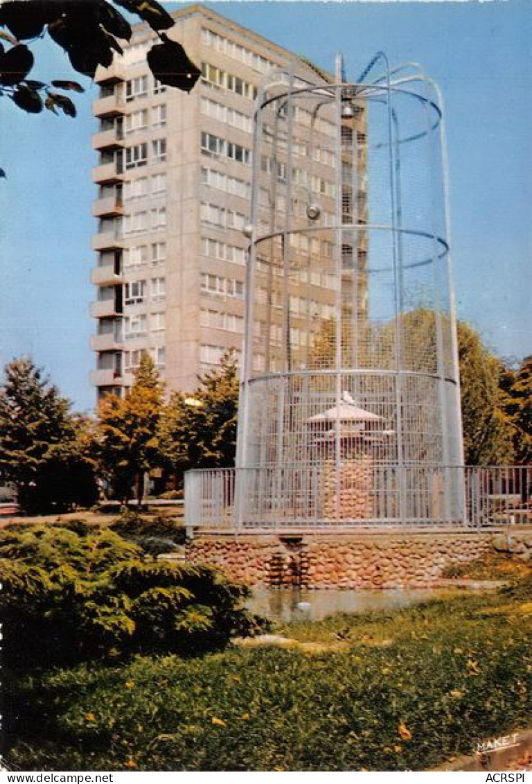 MONT SAINT AIGNAN Centre Colbert Sa Cage Avec Ses Pigeons Paons(SCAN RECTO VERSO)MA0043 - Mont Saint Aignan