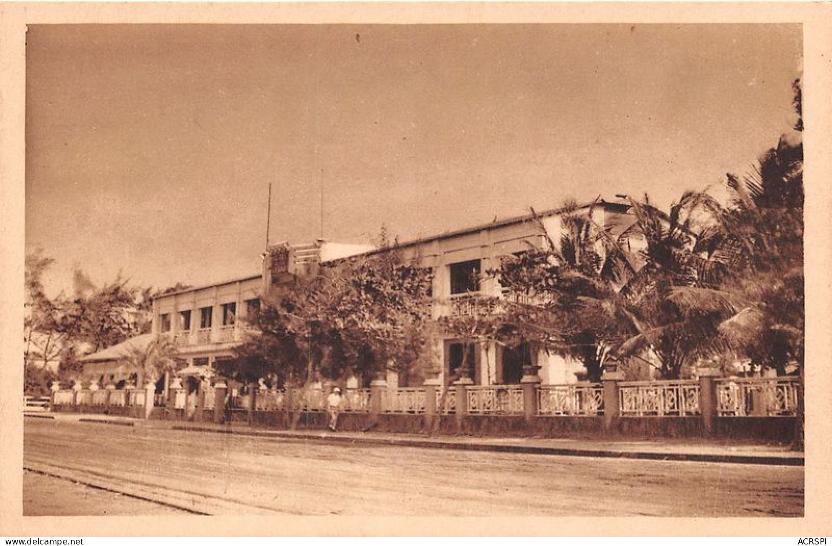 REPUBLIQUE POPULAIRE DU BENIN COTONOU L'Hôtel De La Plage 26(scan Recto-verso) MA086 - Benin