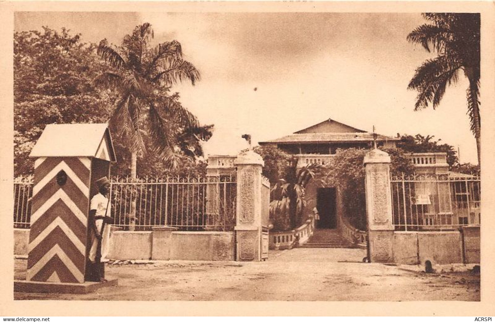 REPUBLIQUE POPULAIRE DU BENIN  PORTO NOVO LE PALAIS DU GOUVERNEUR 30(scan Recto-verso) MA086 - Benin