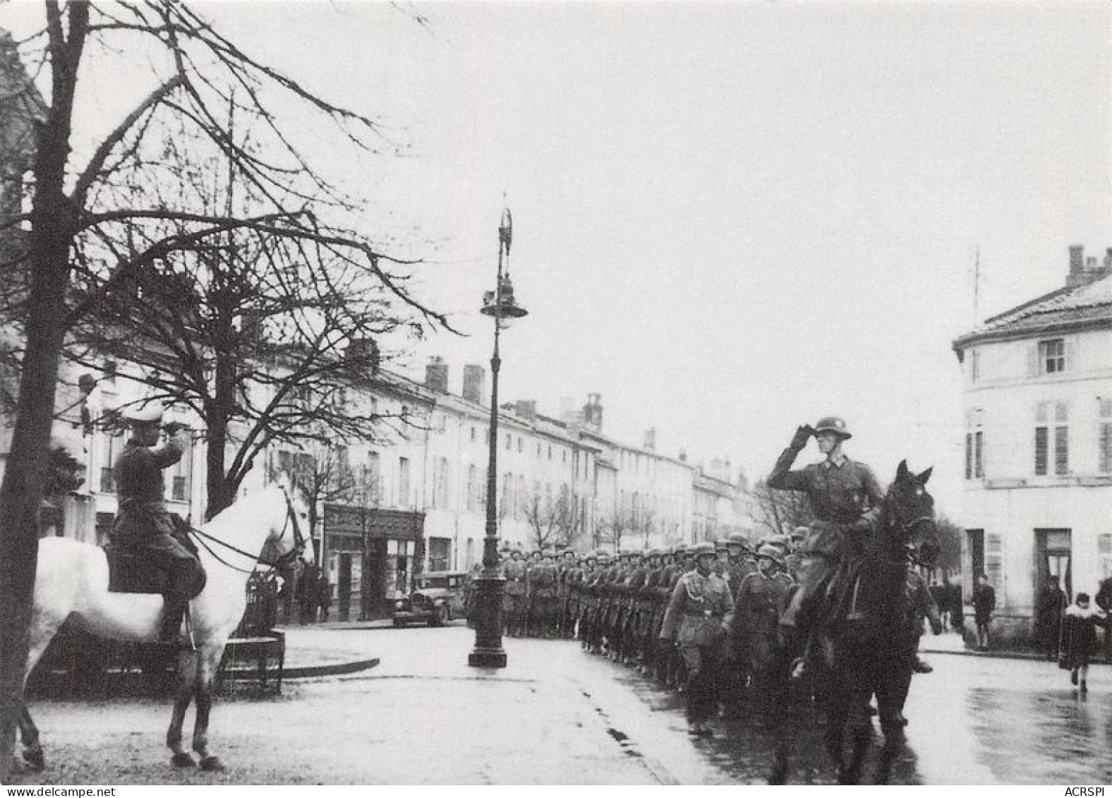 L Occupation  Les Troupes Allemendes Defilent (SCAN RECTO VERSO)MA0080 - Storia