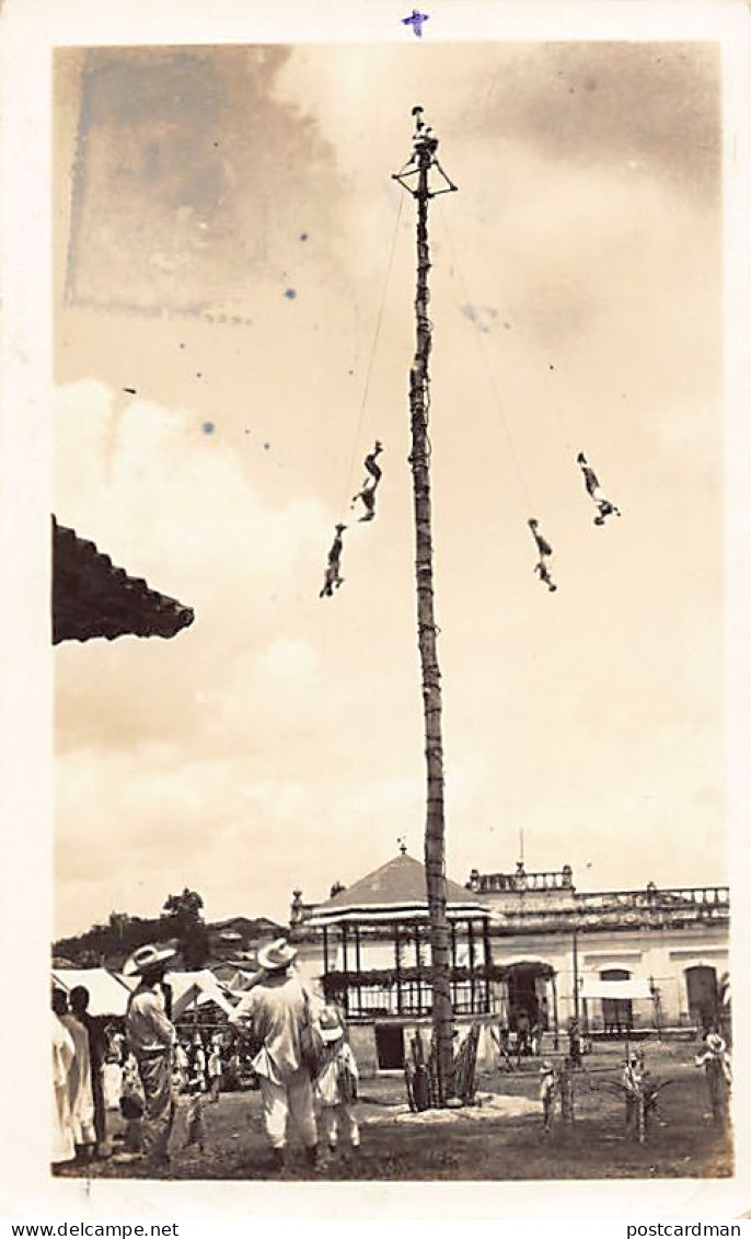 Mexico - PAPANTLA DE OLARTE - Danza De Los Voladores - FOTO POSTAL - Ed. Descono - Messico