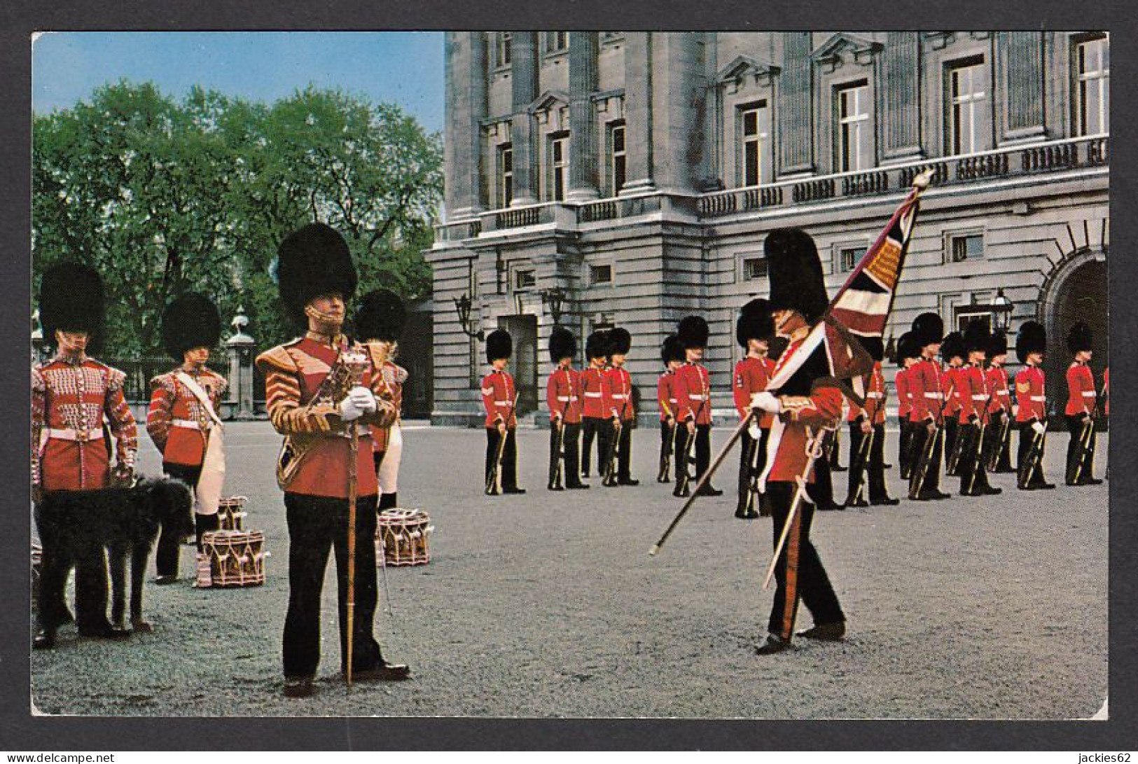 110977/ LONDON, Buckingham Palace, Changing The Guards Ceremony - Buckingham Palace