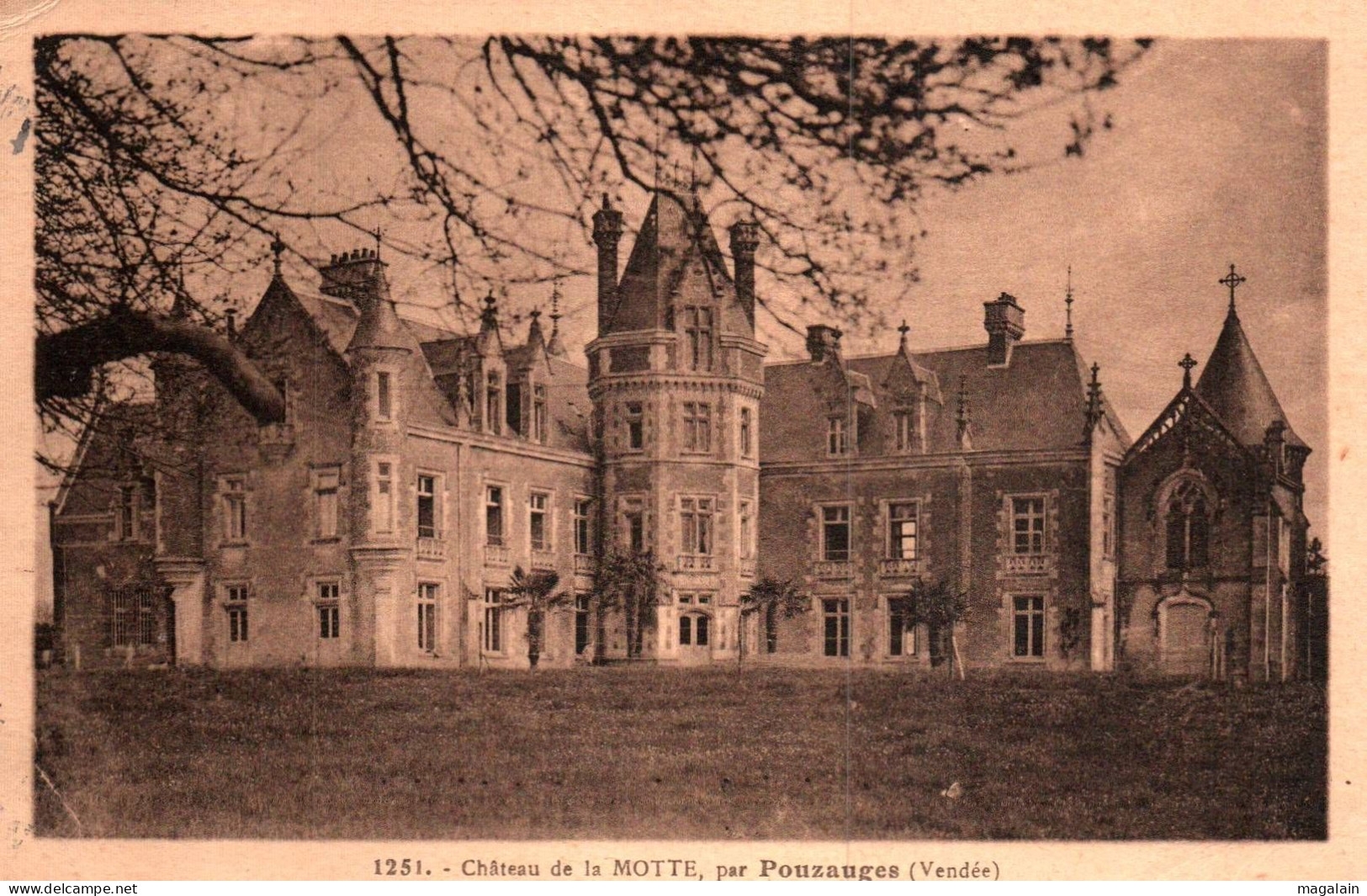 Pouzauges : Château De La Motte - Pouzauges