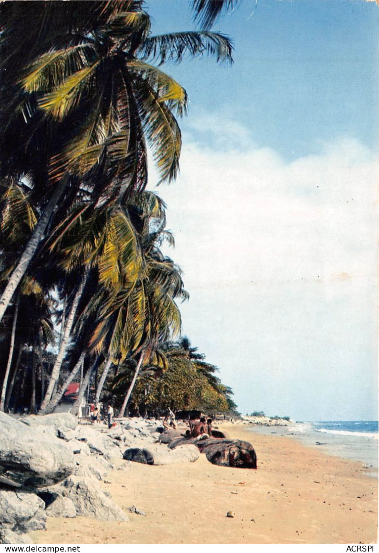 Republique Du GABON Cocotiers Palmiers Au Bord De L'eau à LIBREVILLE Non Circulé  5(scan Recto-verso) MA185 - Gabon