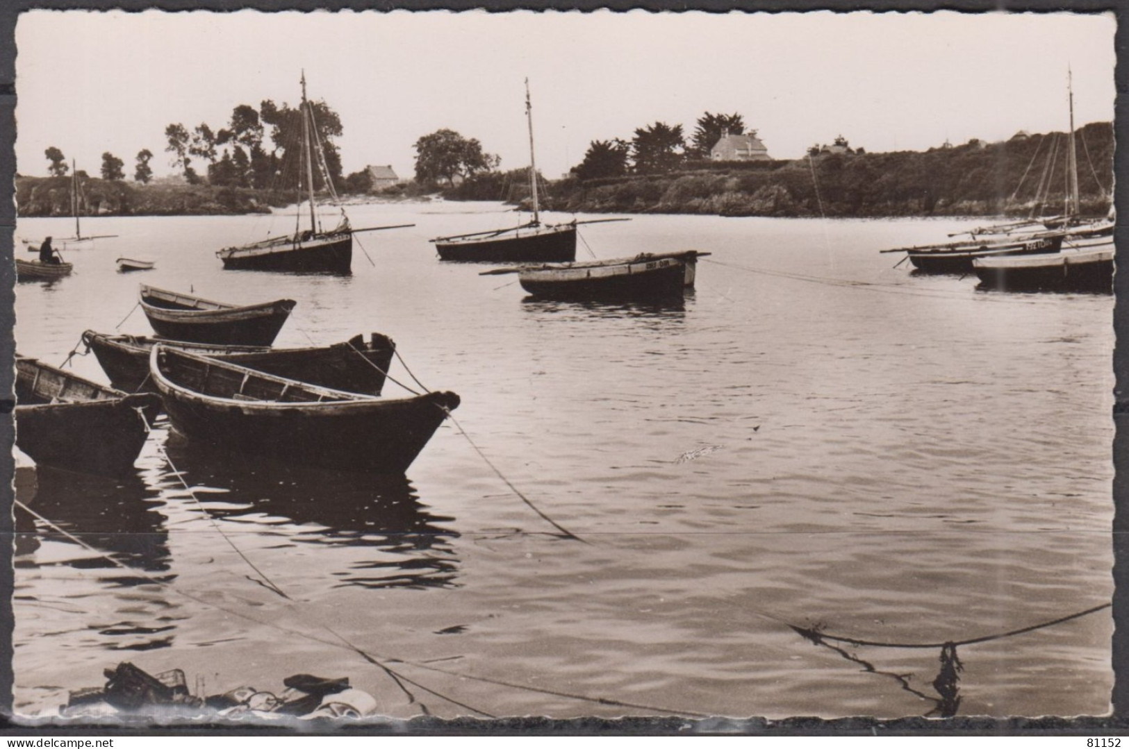 CPSM  De 22 ST-JACUT-de-la-MER   " La Plage De La Pissotte Prise Du Chatelet " Avec Barques Et Voiliers    Non écrite - Saint-Jacut-de-la-Mer