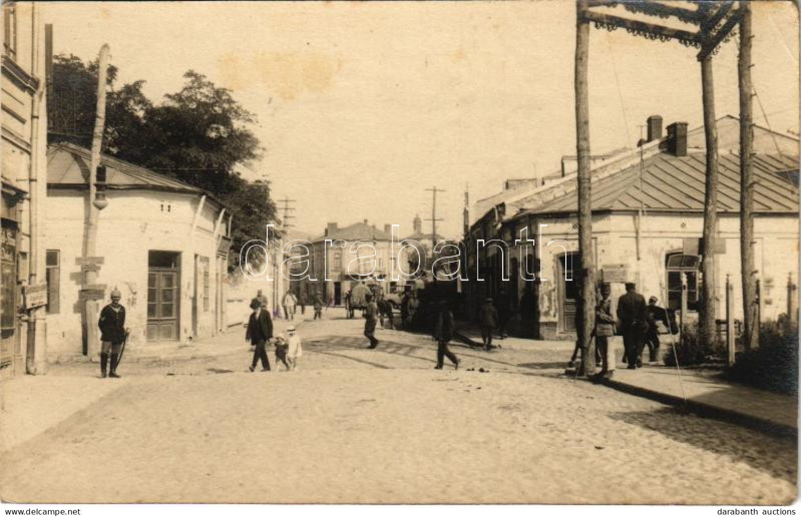 T2/T3 1917 Odobesti, Odobest; WWI Street View, German Soldiers. Photo (EK) - Ohne Zuordnung