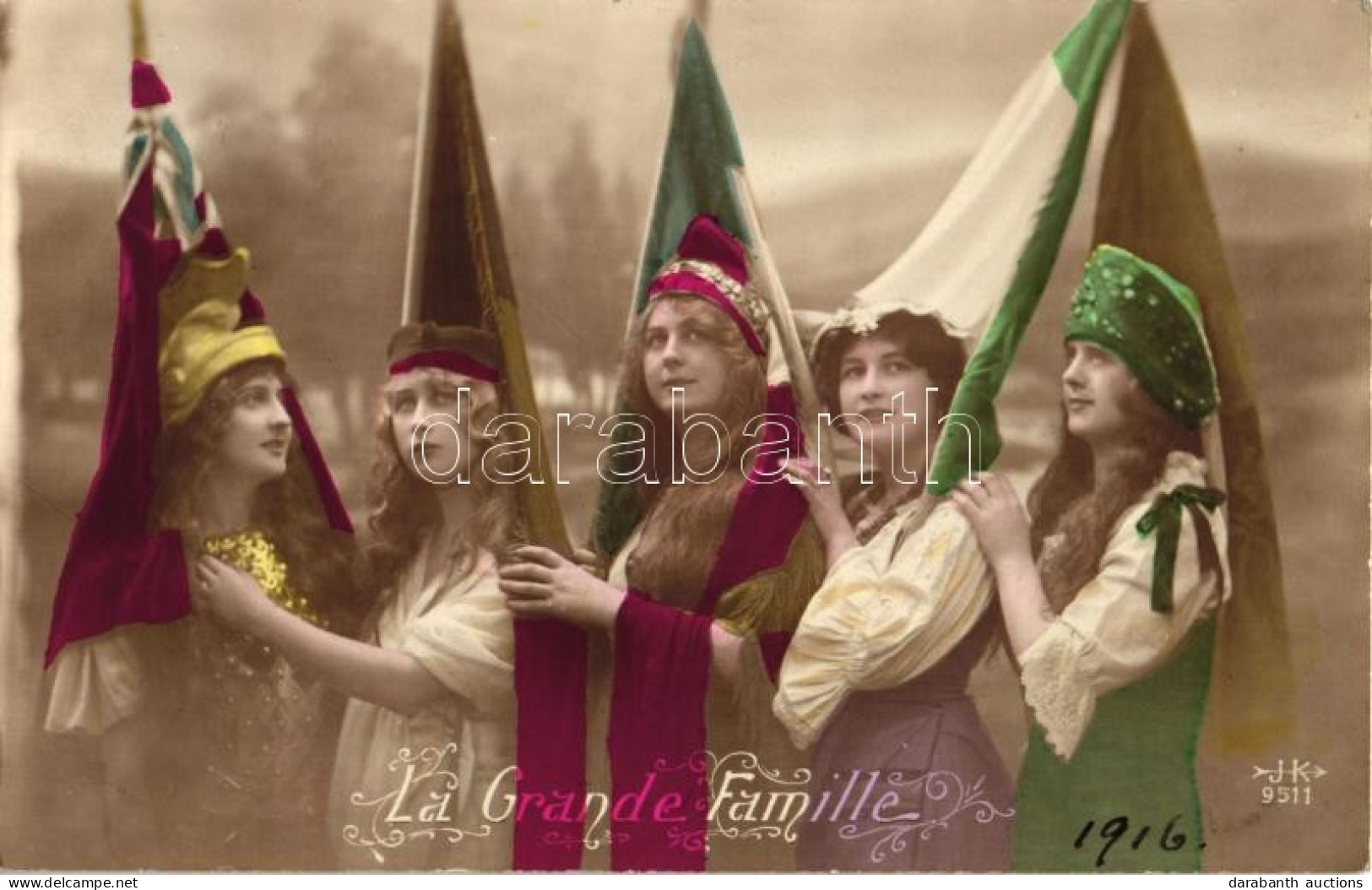 * T2 Le Grande Famille / Triple Entente Propaganda Card, Ladies With Flags - Unclassified