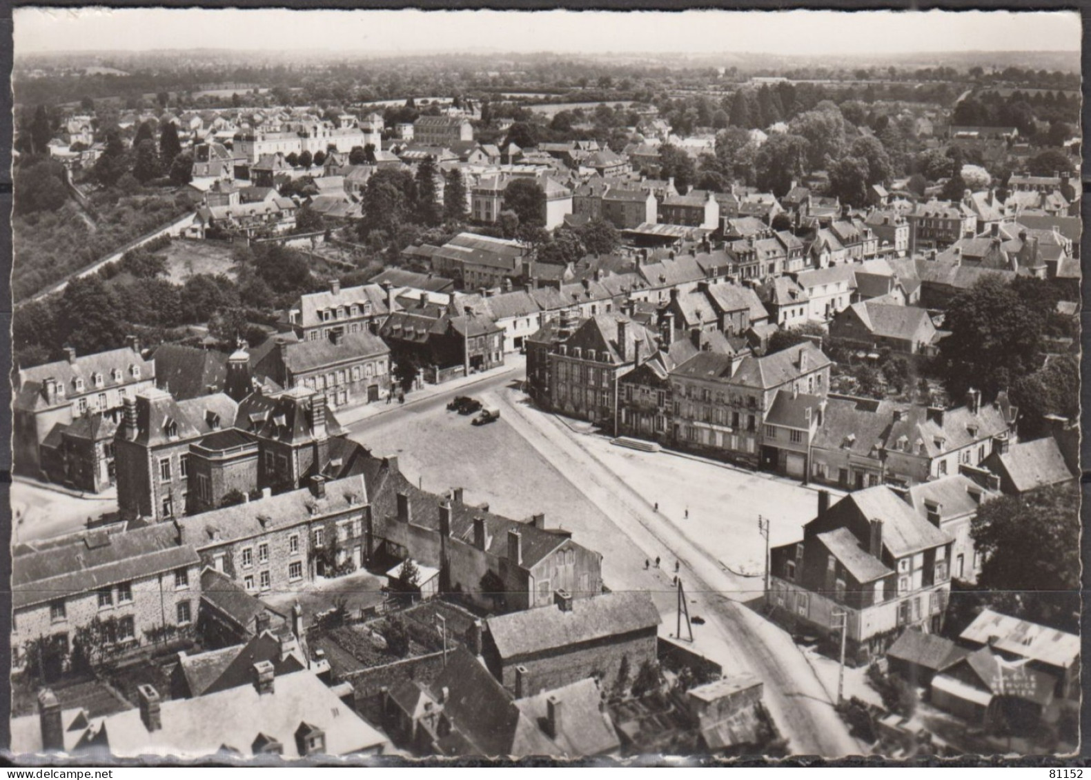 CPSM  De 53 ERNEE   " Vue Générale Aérienne Place De La Mairie "   Non écrite - Ernee