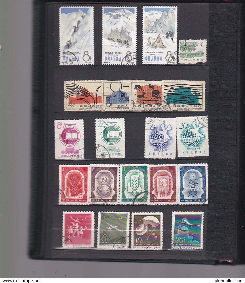 Chine. 1 petit classeur de timbres oblitérés