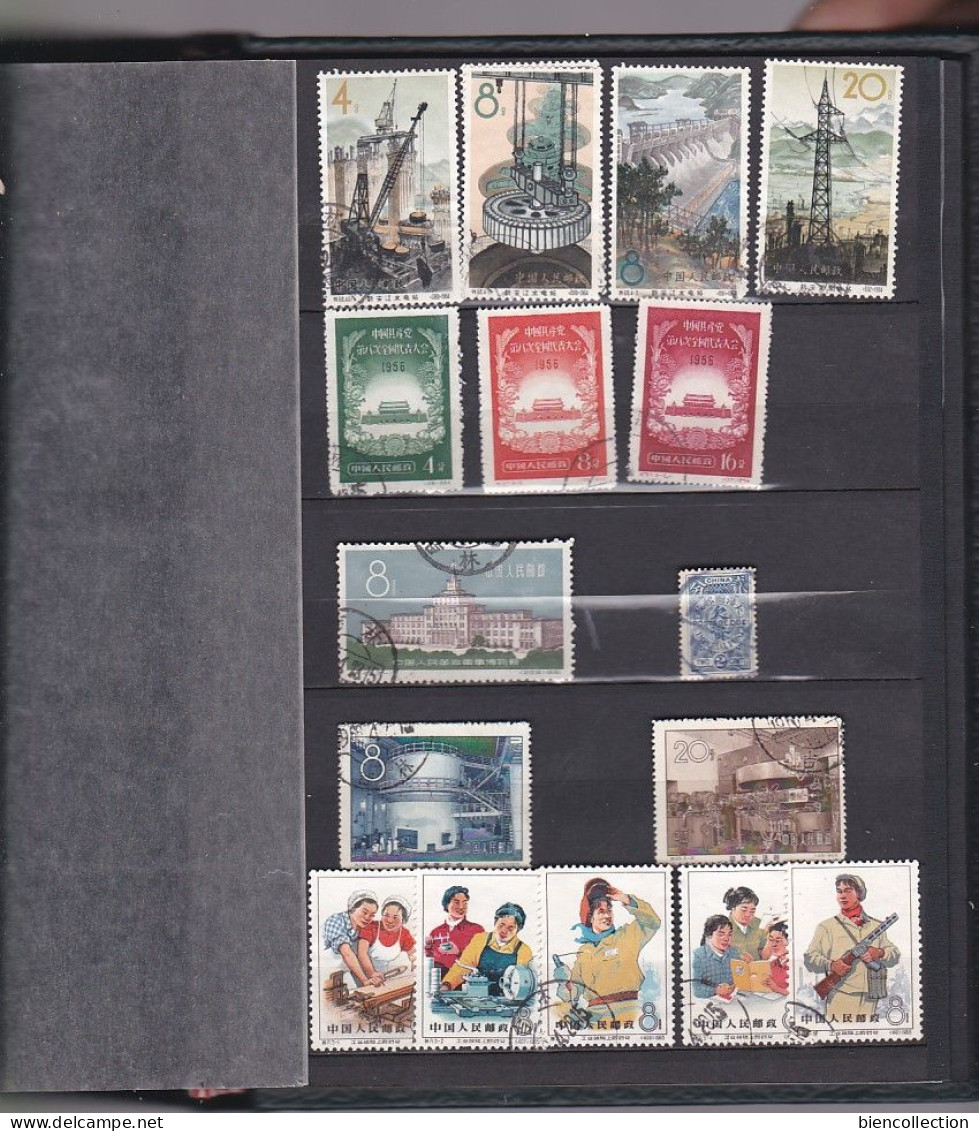 Chine. 1 petit classeur de timbres oblitérés