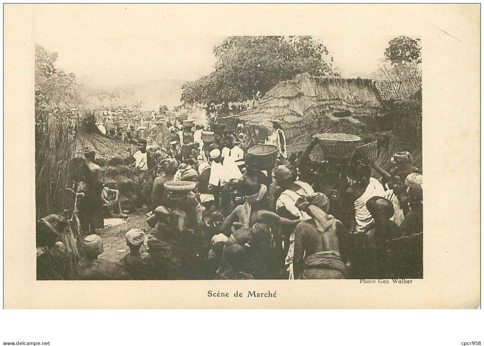 DAHOMEY.n°30199.CARTE DE 11 CM X 17 CM.SCENE DE MARCHE.PLIE - Dahome