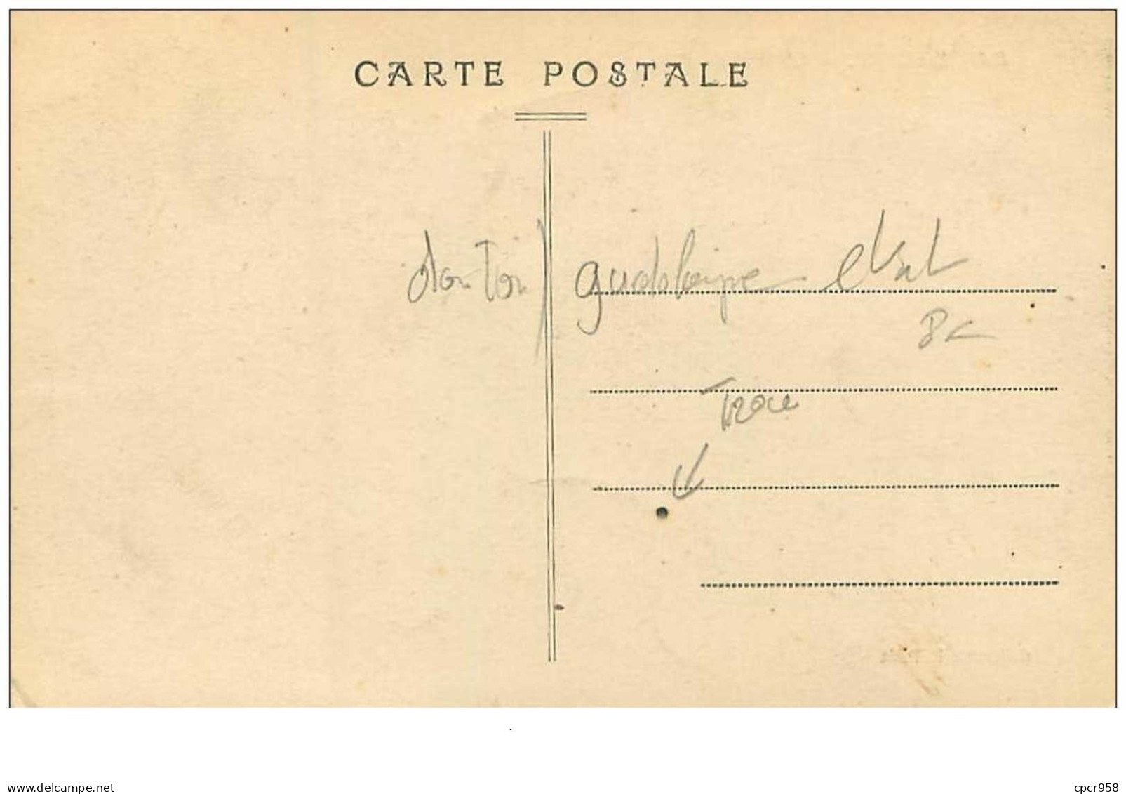 GUADELOUPE.n°19543.BASSE TERRE.L'HOTEL DE VILLE.TROU.VOIR ETAT - Basse Terre