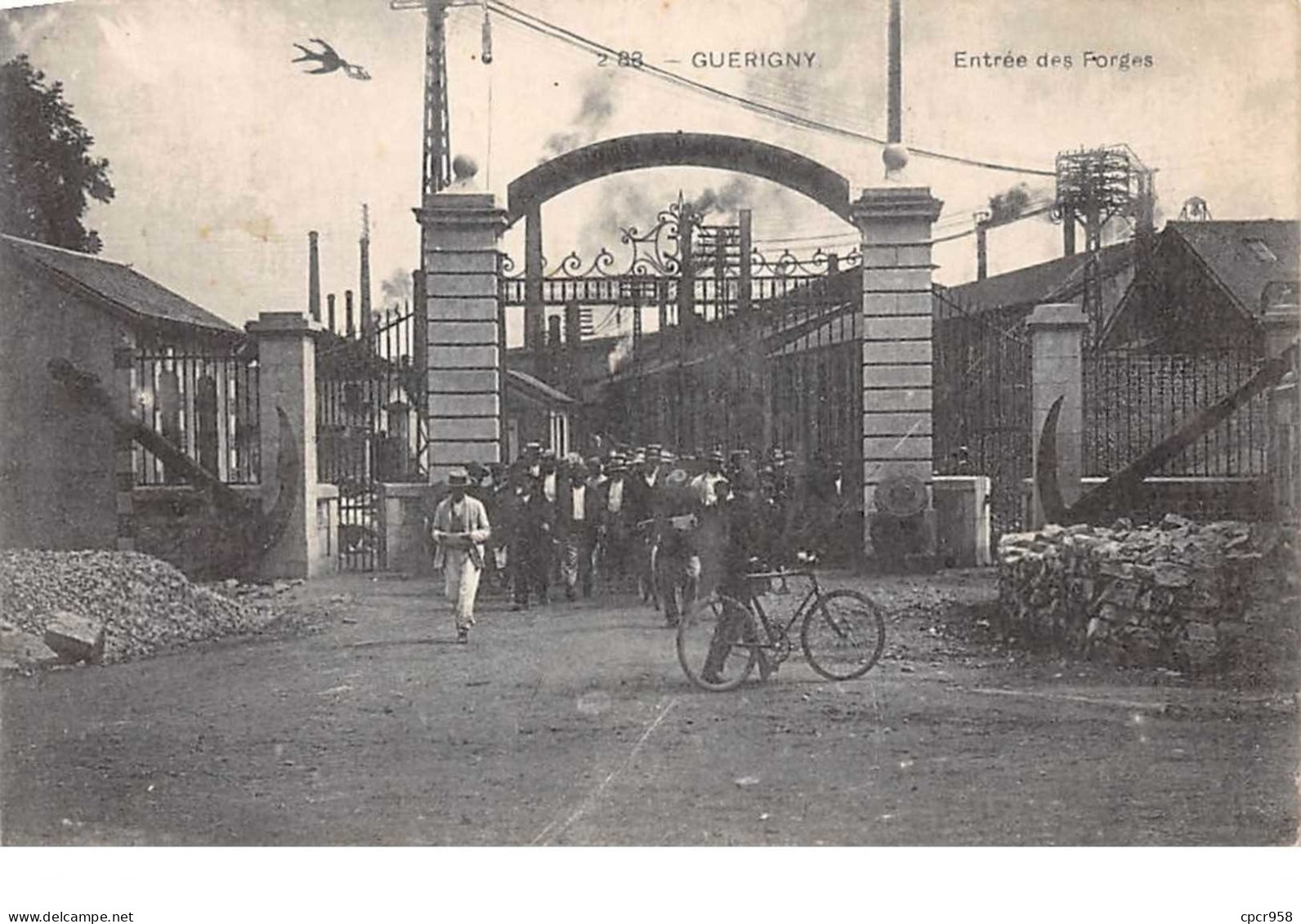 58 . N° 100208 . Guerigny . Usine . Entrée Des Forges - Guerigny