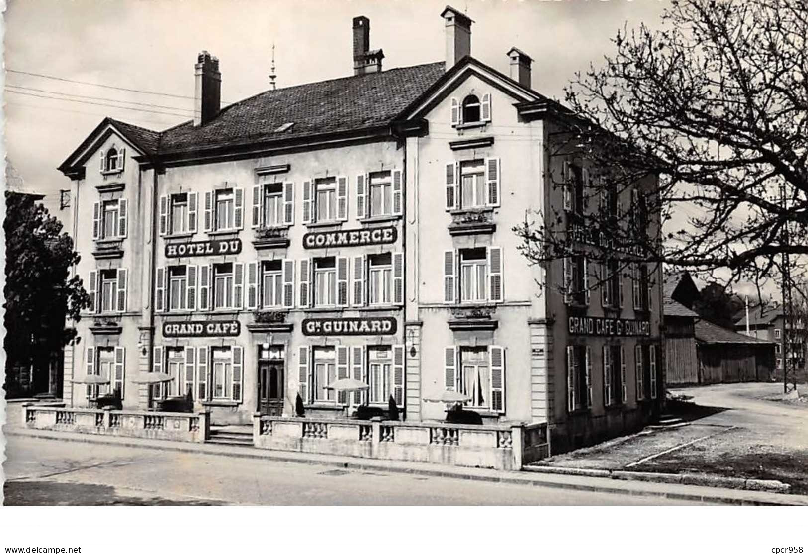 25 . N° 52575 . Pontarlier.carte Photo GIGANDET .hotel Du Commerce G-GUINARD. - Pontarlier