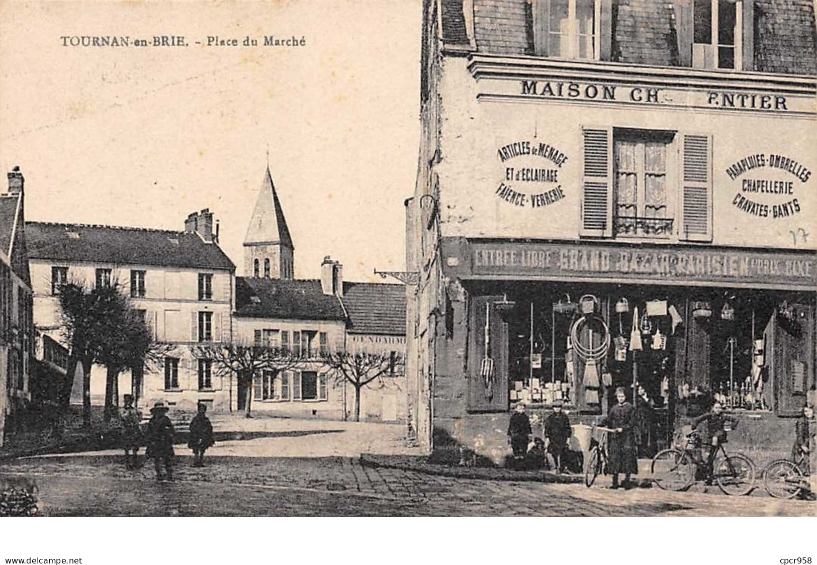 77. N°56438.tournan En Brie.place Du Marché.chapellerie - Tournan En Brie