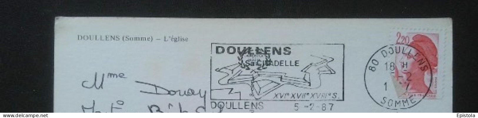 ► Cpsm DOULLENS Citroen DS Devant Eglise - Doullens