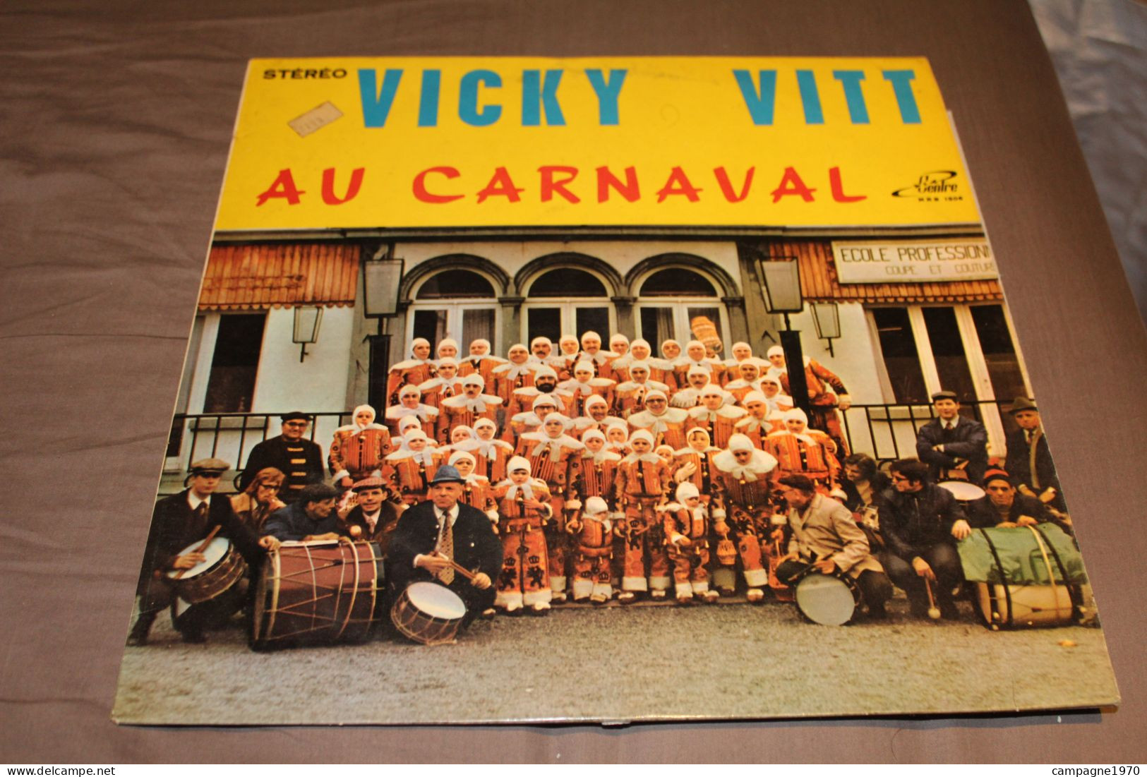 ANCIEN DISQUE 33 TOURS - BINCHE - VICKY VITT AU CARNAVAL - AIRS DES GILLES ( ANNEES 60 ?? 70 ?? ) - Autres & Non Classés