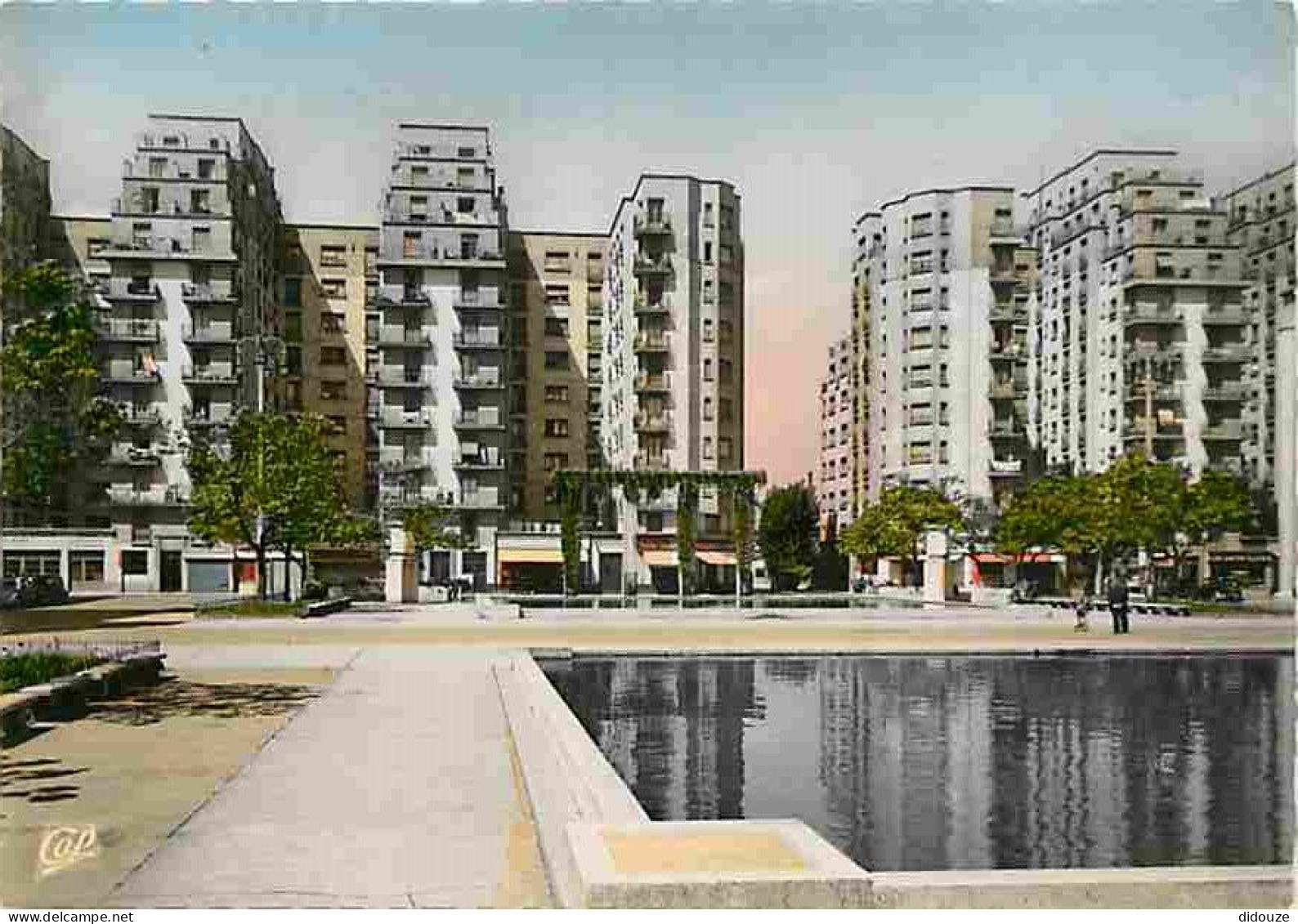 69 - Villeurbanne - Les Gratte-Ciel - Rue Michel Servet Et Les Bassins - Voir Timbre Marianne De Gandon - Flamme Postale - Villeurbanne