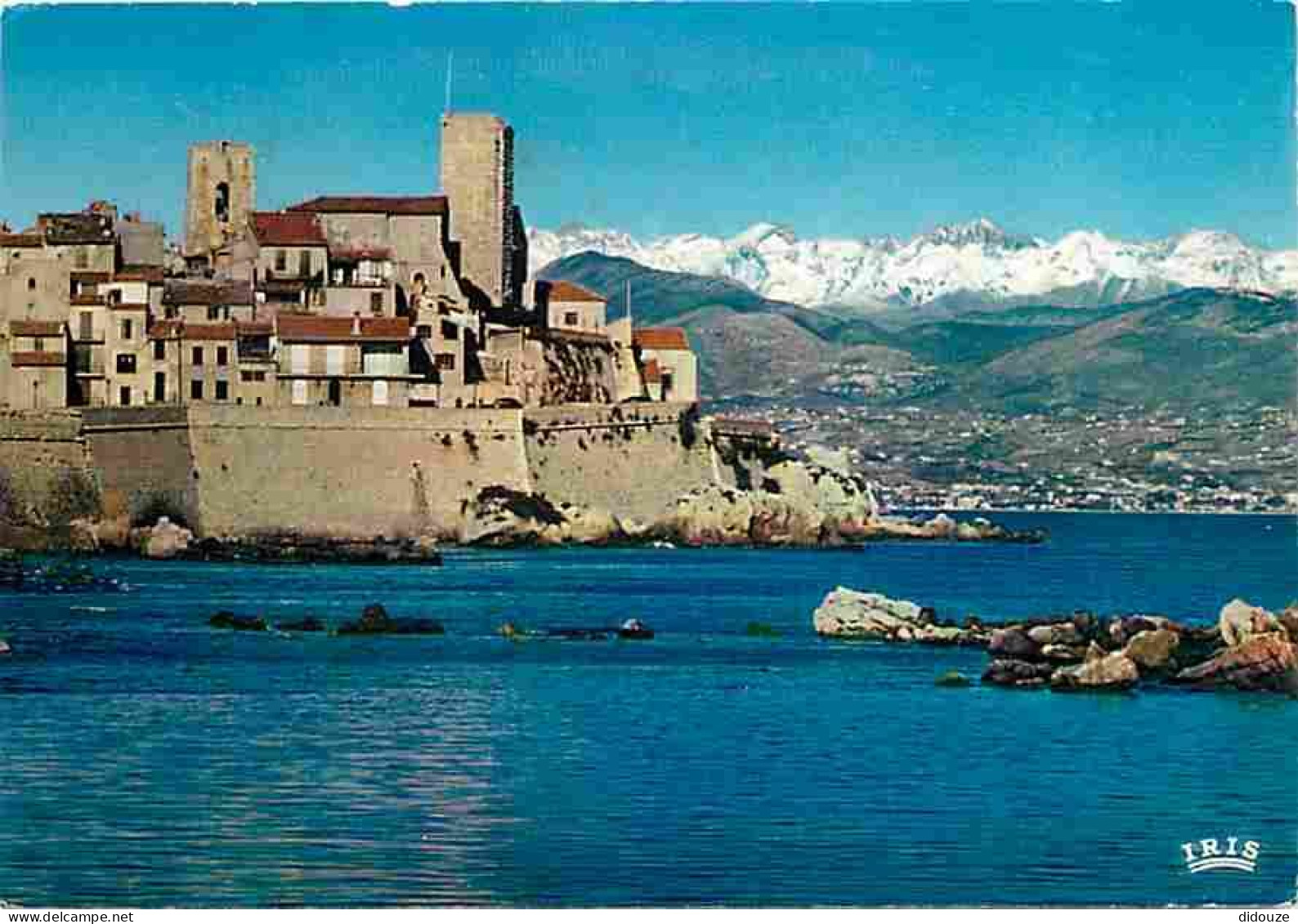 06 - Antibes - Les Remparts - Et Les Alpes - CPM - Voir Scans Recto-Verso - Antibes - Les Remparts