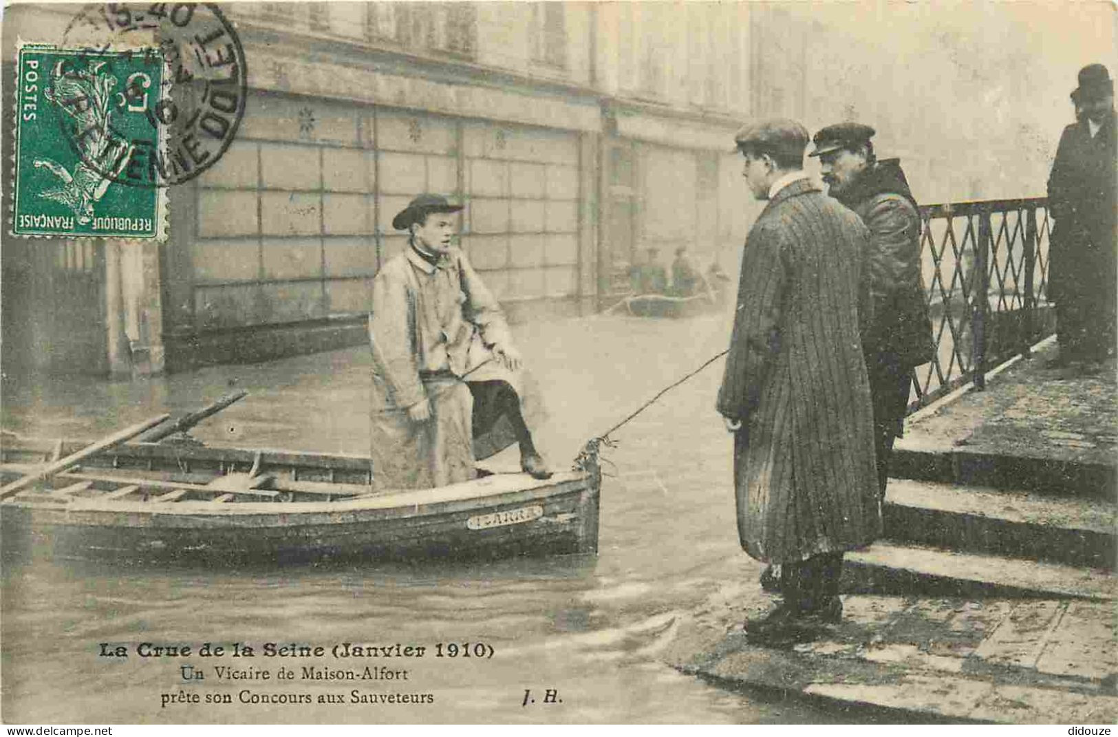 94 - Maisons Alfort - Crue De La Seine De 1910 - Un Vicaire De Maison-Alfort Prete Son Concours Aux Sauveteurs - Animée  - Maisons Alfort