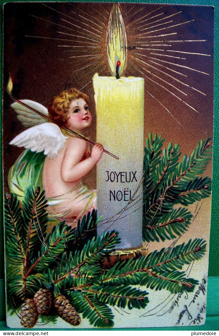 Cpa ANGES Féerie ASSIS Sur BRANCHE SAPIN NOEL POMMES PIN , ANGE ALLUMANT 1 BOUGIE , 1904 ,FAIRIES Angel Candle PINECONES - Anges