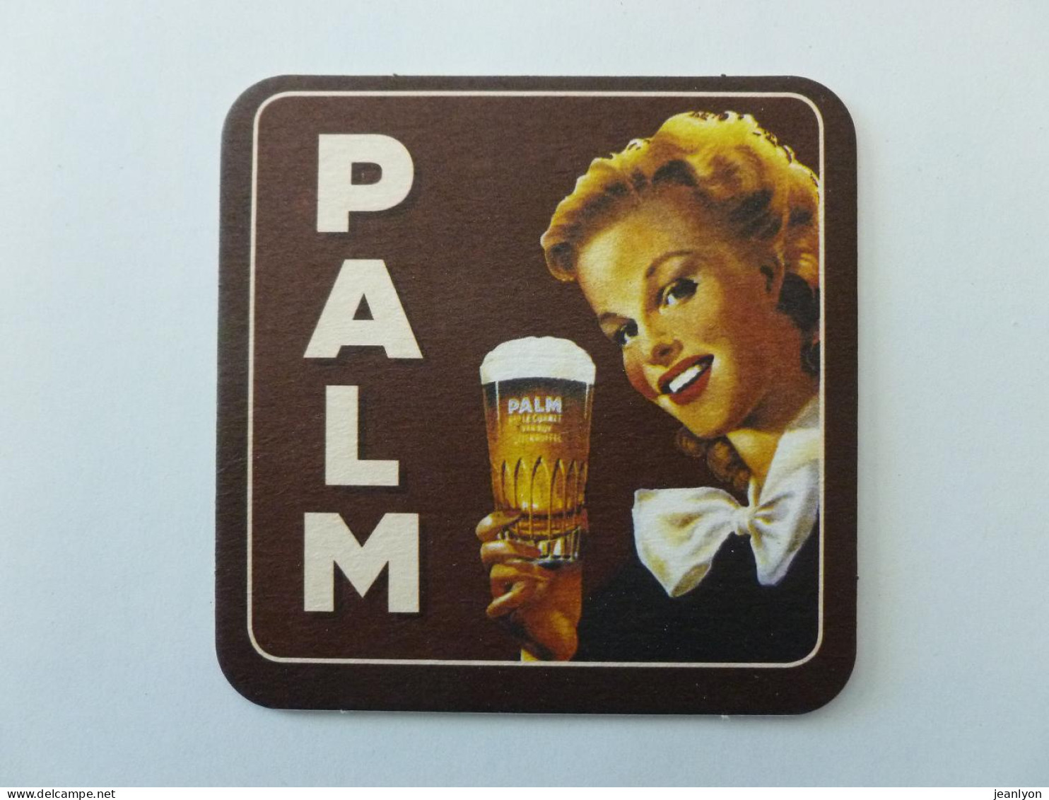 PALM - BIERE BELGE - Femme Avec Verre De Bière - Sous Bocks - Portavasos