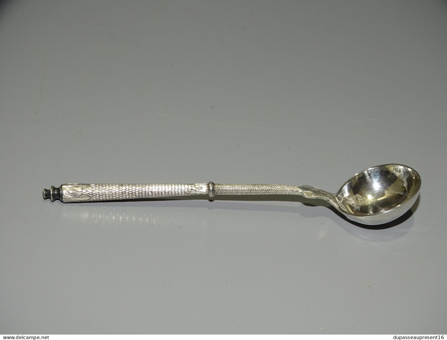 -PETITE CUILLERE A MOUTARDE ARGENT NIII Poinçon MINERVE Orfèvre à Déchiffrer E - Silverware