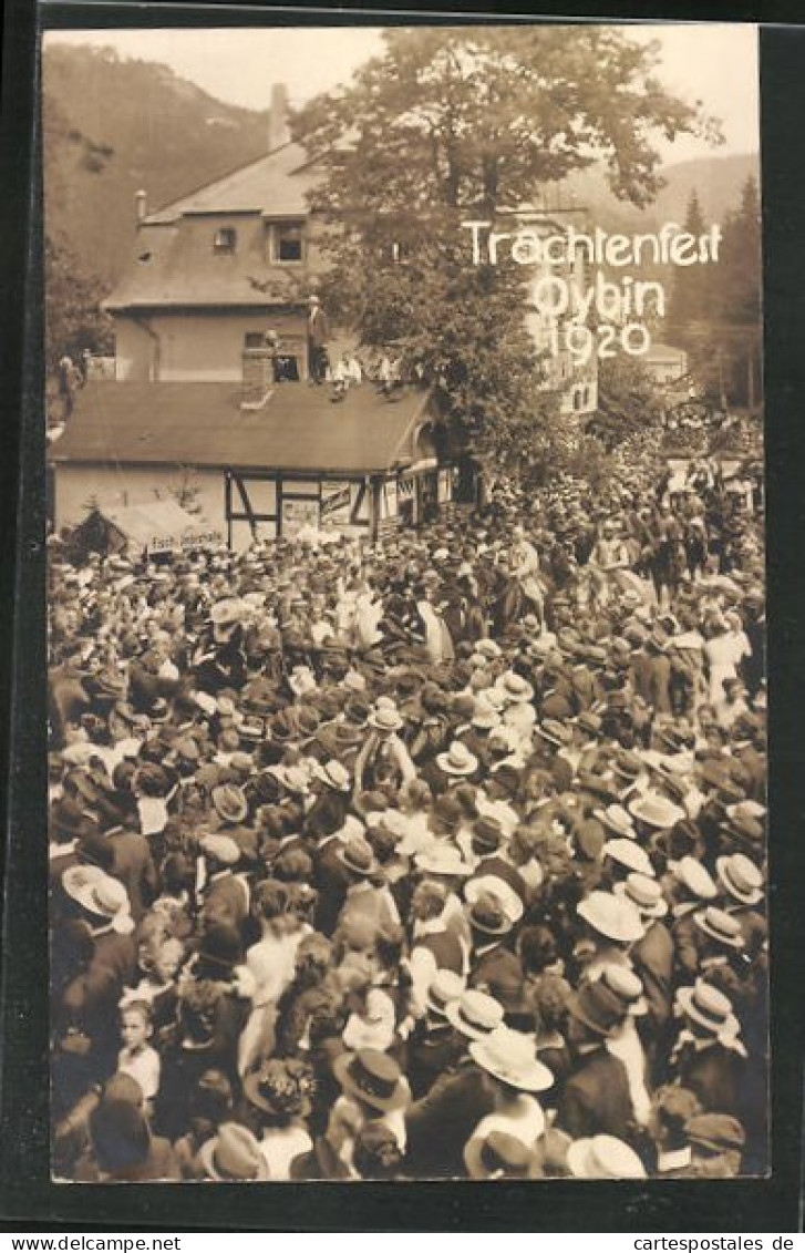 Foto-AK Oybin, Trachtenfest 1920, Menschenauflauf An Der Strasse Mit Geschäften  - Oybin