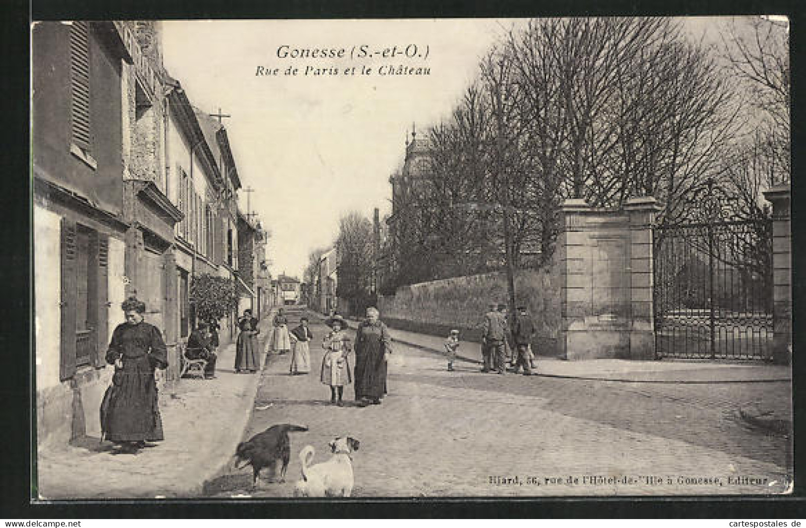 CPA Gonesse, Rue De Paris Et Le Château  - Gonesse