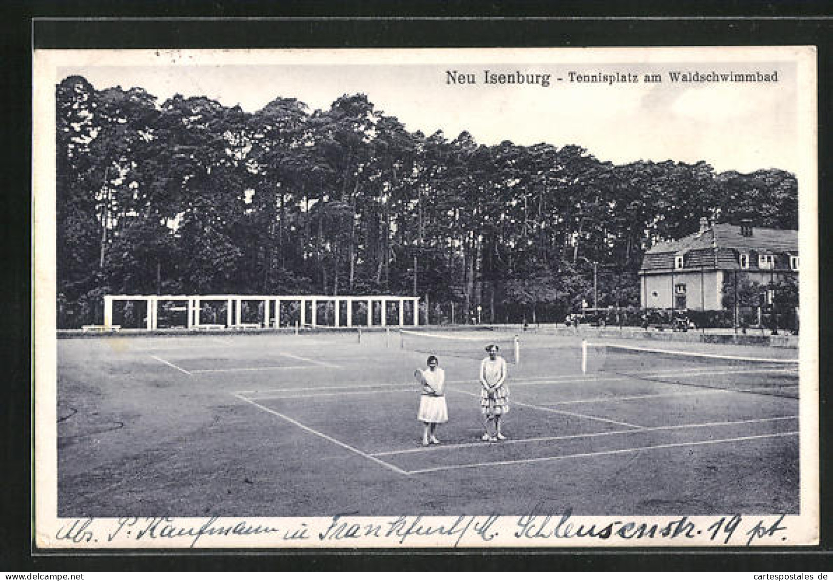 AK Neu Isenburg, Tennisplatz Am Waldschwimmbad Mit Zwei Frauen  - Neu-Isenburg