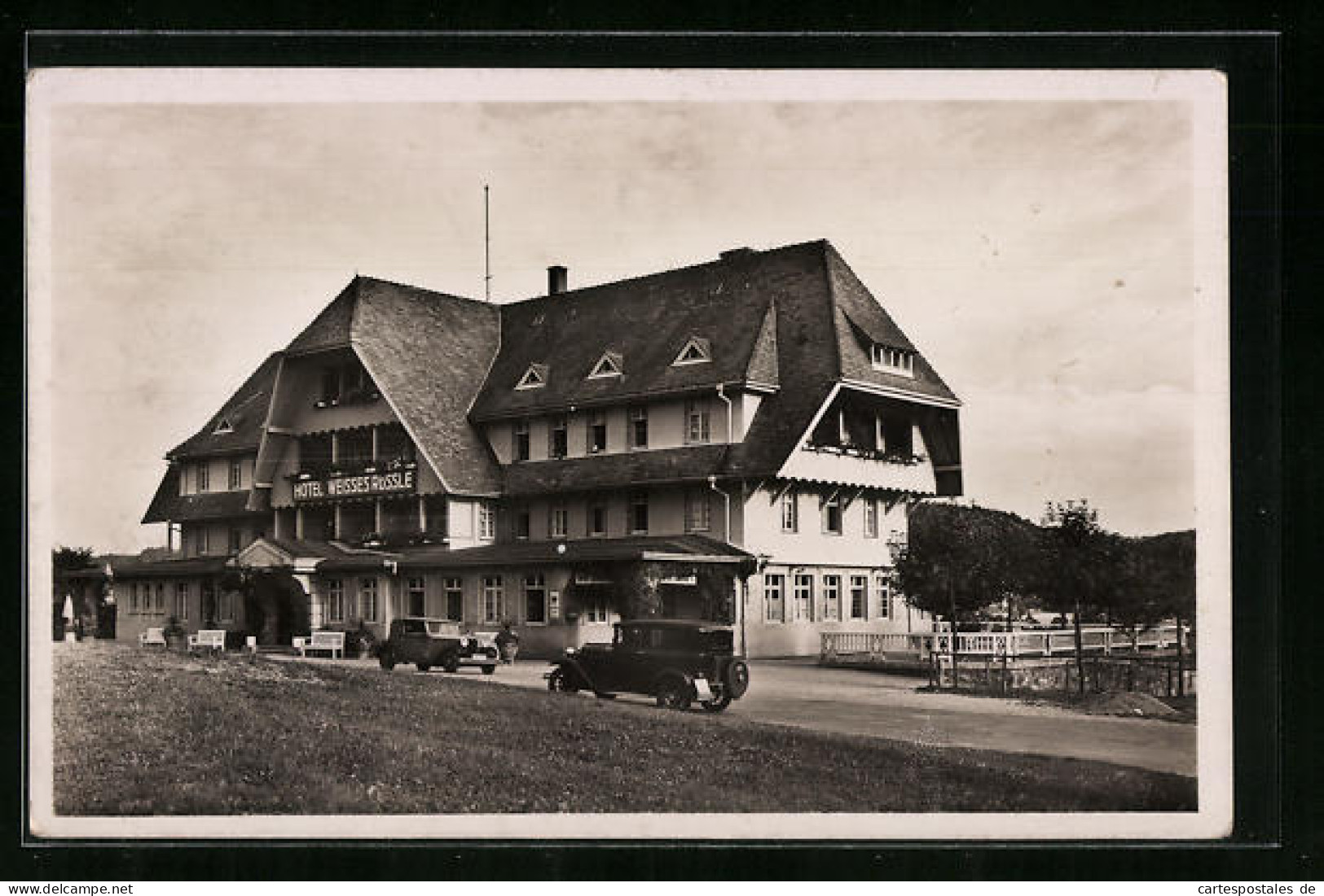 AK Hinterzarten /Schwarzwald, Hotel Weisses Rössle Von Der Strasse Gesehen  - Hinterzarten