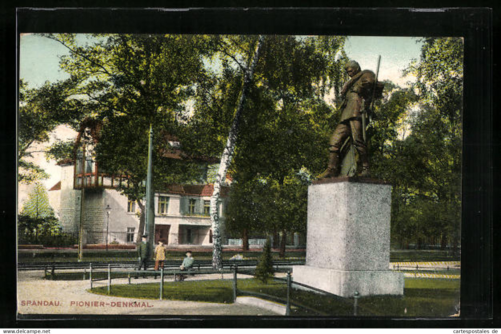 AK Berlin Spandau, Das Pionier Denkmal  - Spandau