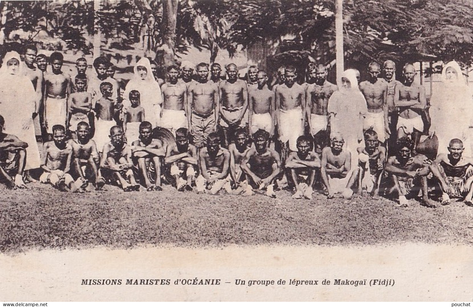 C3- MISSIONS  MARISTES  D ' OCEANIE - UN GROUPE DE LEPREUX DE MAKOGAI - FIDJI - ( 2 SCANS ) - Fidschi