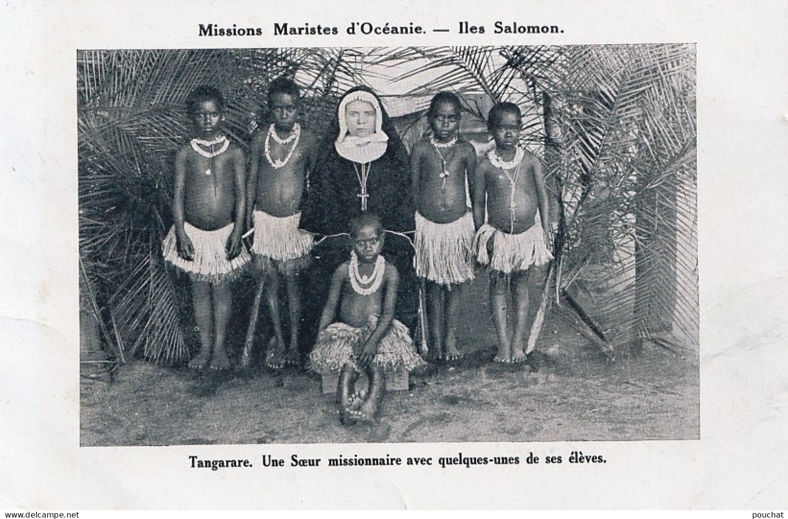 C5- MISSIONS MARISTES D ' OCEANIE - ILES SALOMON - TANGARARE - UNE SOEUR AVEC QUELQUES UNES DE SES ELEVES - 2 SCANS - Solomoneilanden