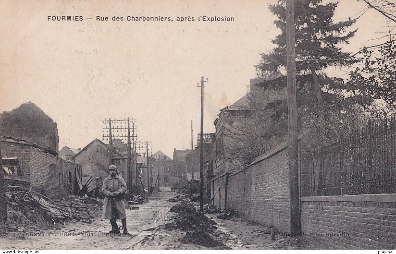 C20-59) FOURMIES - NORD  - RUE DES CHARBONNIERS APRES L' EXPLOSION - ANIMeE - SOLDAT - ( 2 SCANS )  - Fourmies