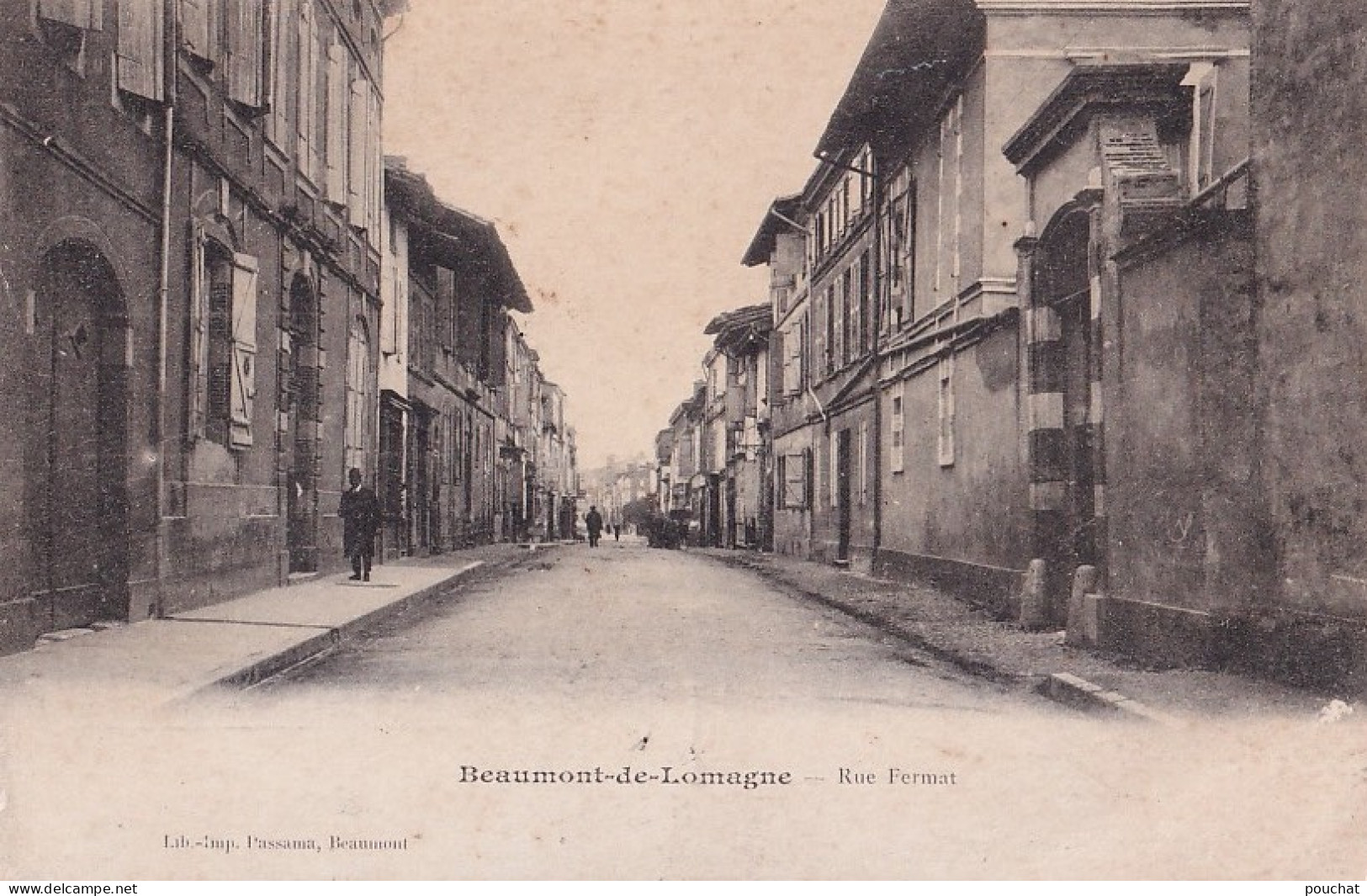 D23-82) BEAUMONT  DE LOMAGNE - RUE FERMAT - EN  1914 - ( 2 SCANS ) - Beaumont De Lomagne