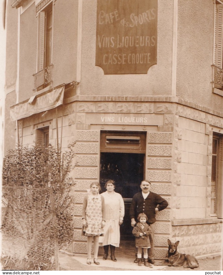 E7-93) BONDY - LE 11/1928 - CARTE PHOTO - DEVANTURE CAFE DES SPORTS- Mson PALATIER  - ANIMEE - HABITANTS - ( 3 SCANS ) - Bondy