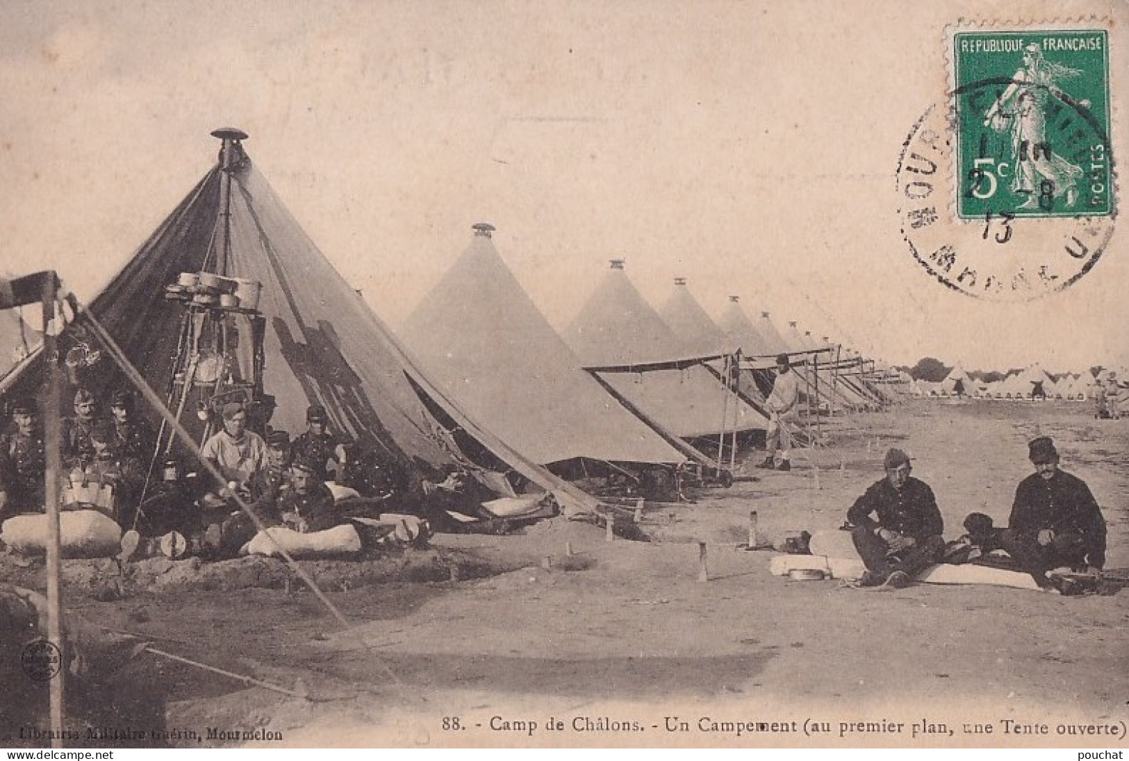 E15-51) CAMP DE CHALONS - UN CAMPEMENT - AU  PREMIER  PLAN - UNE TENTE OUVERTE - EN  1913 - Camp De Châlons - Mourmelon