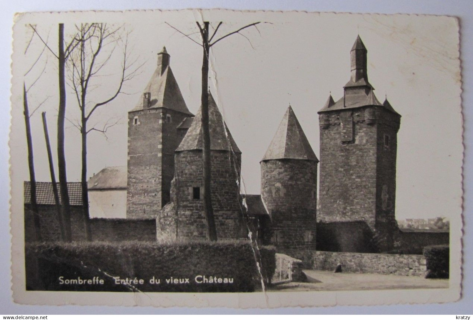 BELGIQUE - NAMUR - SOMBREFFE - L'Entrée Du Vieux Château - Sombreffe