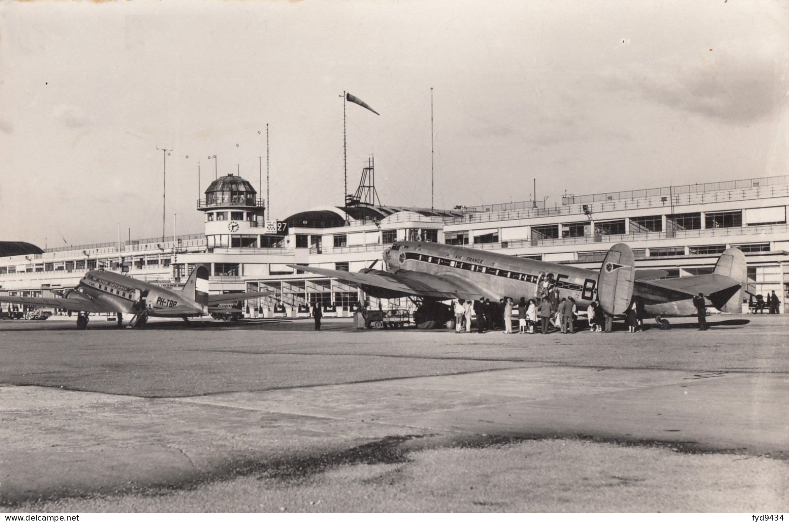 CPA - SNCASE SE.161 Languedoc - Compagnie Air France Et Douglas DC 3 - Compagnie K.L.M - Aéroport Du Bourget Dugny - 1946-....: Moderne