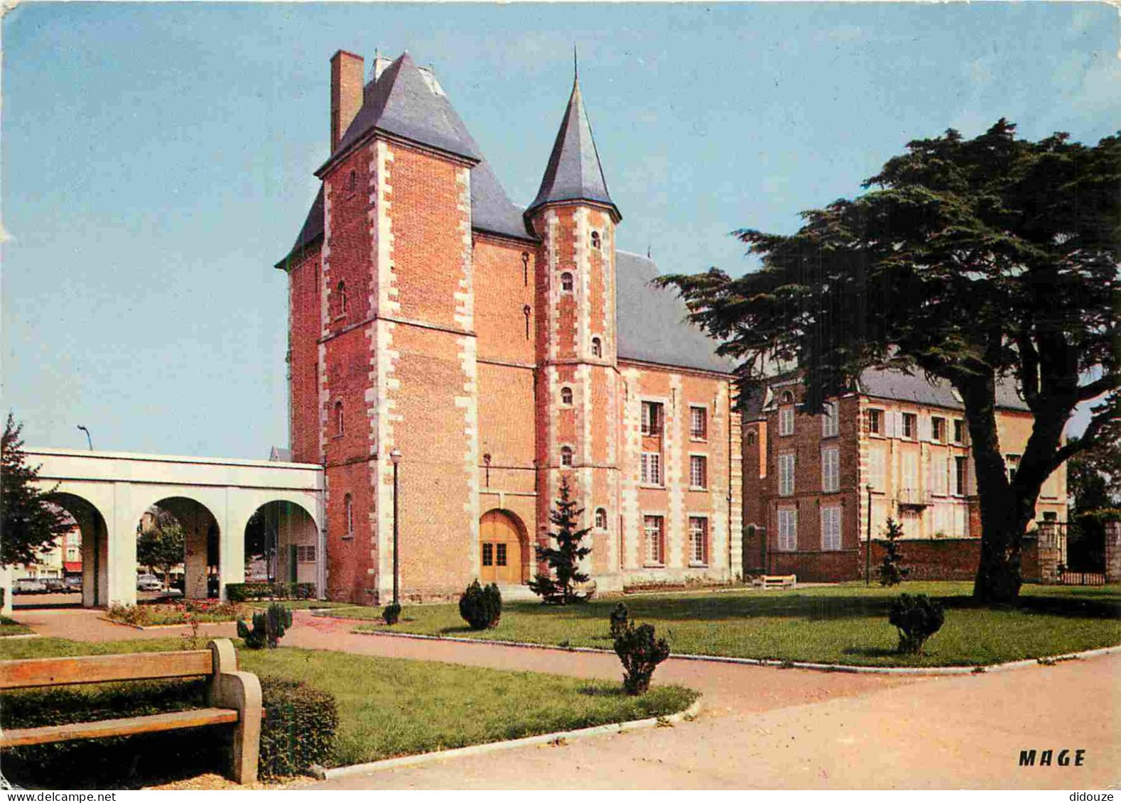 60 - Crevecoeur Le Grand - Le Château - CPM - Voir Scans Recto-Verso - Crevecoeur Le Grand