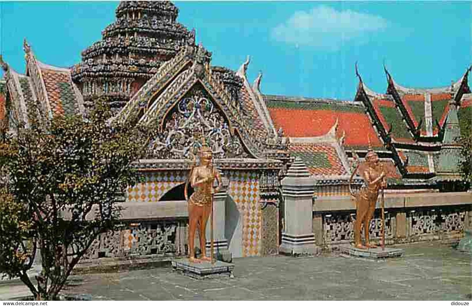 Thailande - Bangkok - Kinarees Guardmg A Door In The Emerald Buddha Temple - Carte Neuve - CPM - Voir Scans Recto-Verso - Tailandia