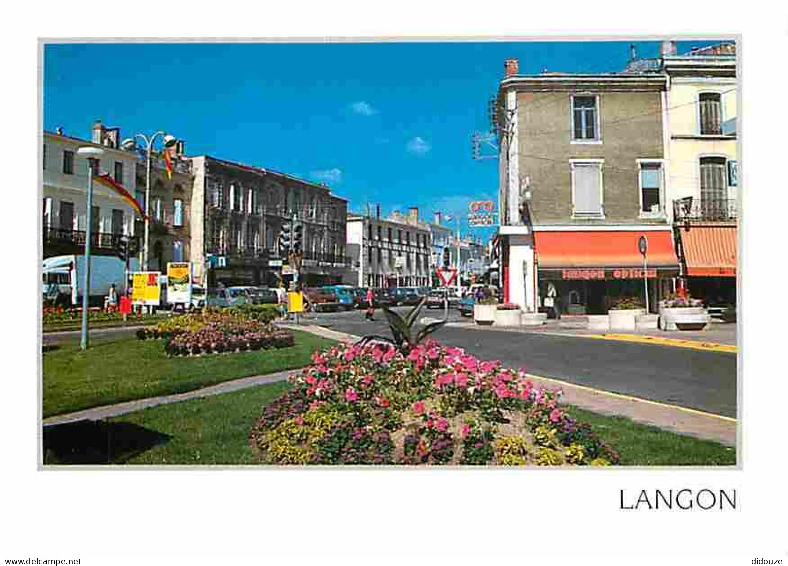 33 - Langon - La Place Général De Gaulle - Automobiles - Carte Neuve - CPM - Voir Scans Recto-Verso - Langon