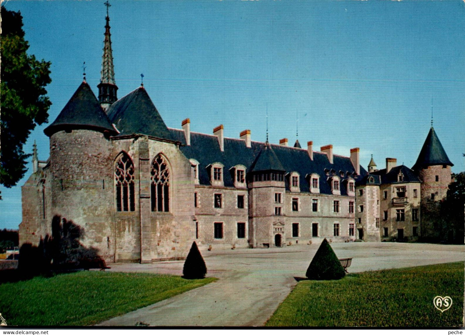N°894 Z -cpsm Château De Lapalisse - Châteaux