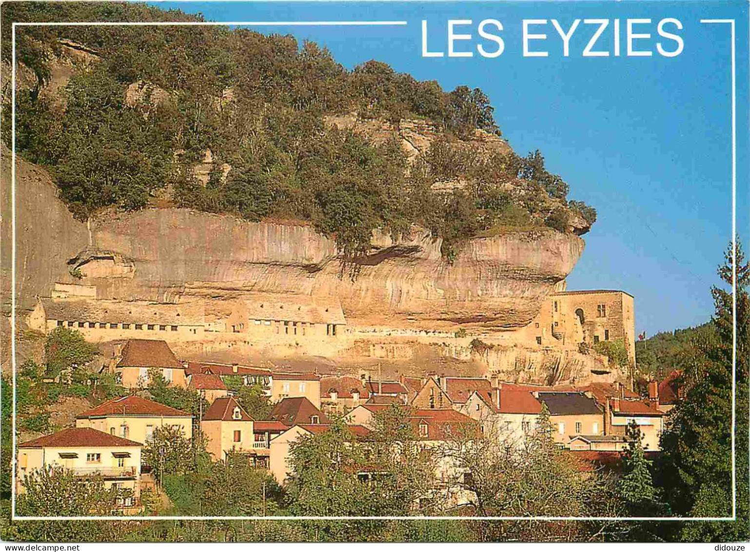 24 - Les Eyzies - Vue Générale - CPM - Voir Timbre - Voir Scans Recto-Verso - Les Eyzies