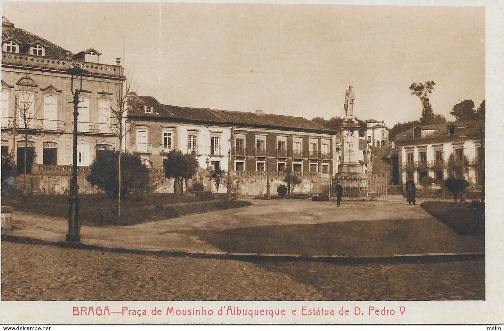 Portugal - Braga - Praça Mousinho D'A Lbuquerque E Estatua De D. Pedro V. - Braga