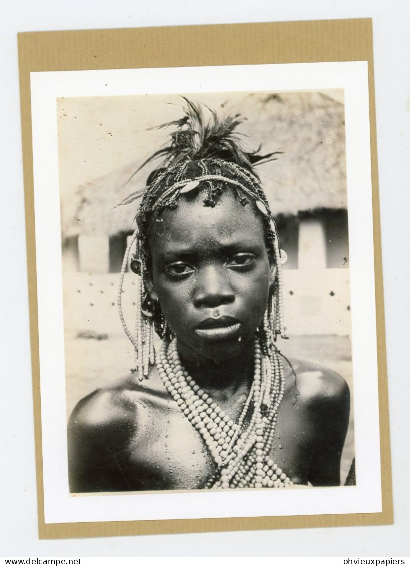 CONGO BELGE Banziville  1930  Pratique De L'excision  Jeune Fille Parée Tres Belle Photo - Etnicas