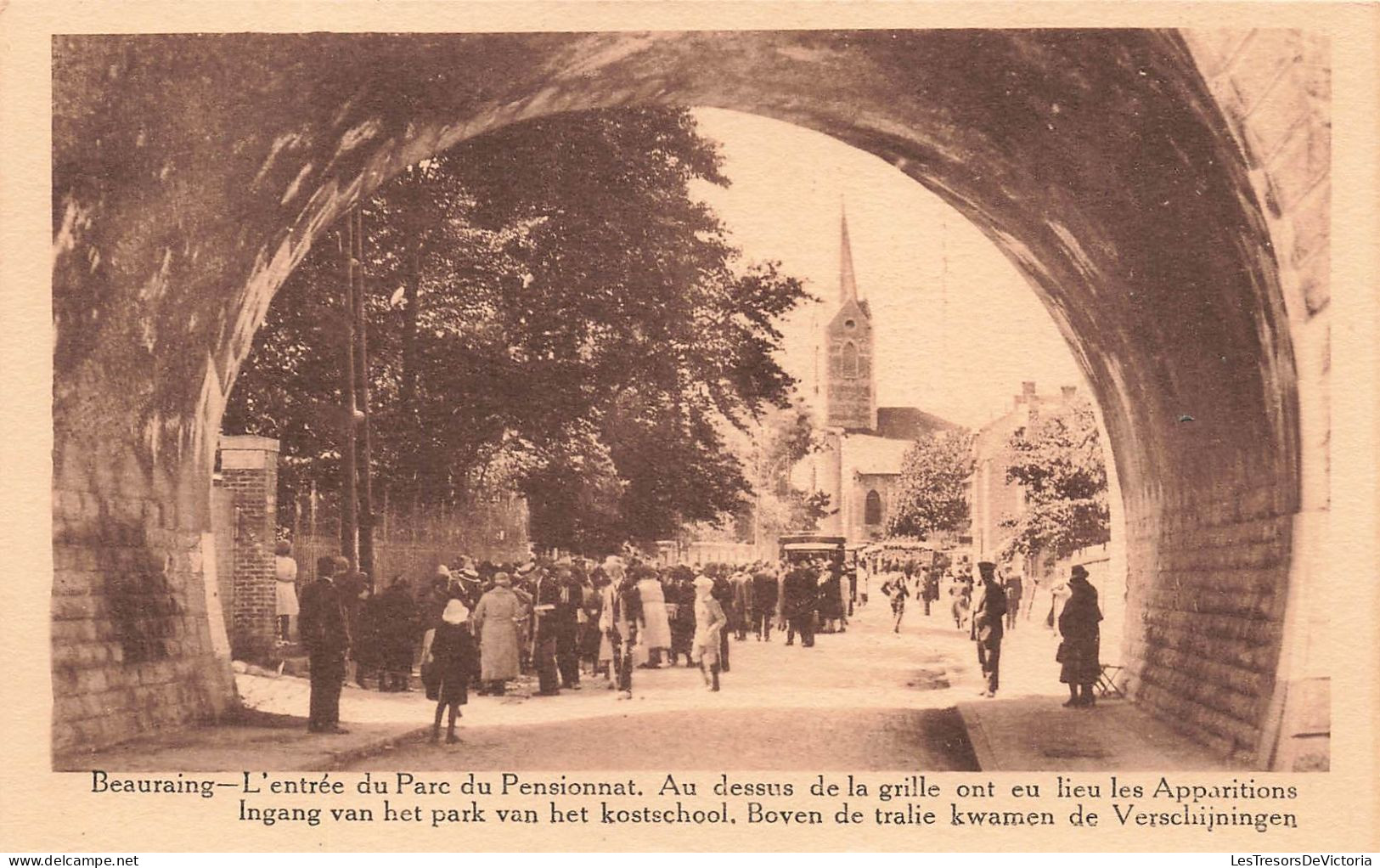 BELGIQUE - Beauraing - L'entrée Du Parc Du Pensionnat - Animé - Carte Postale Ancienne - Beauraing