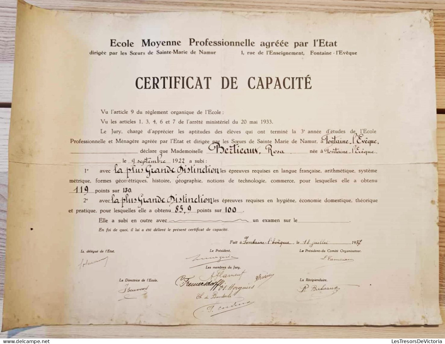 Certificat De Capacité - Bertiaux Rosa - La Plus Grande Distinction - 1937 - Diplomas Y Calificaciones Escolares